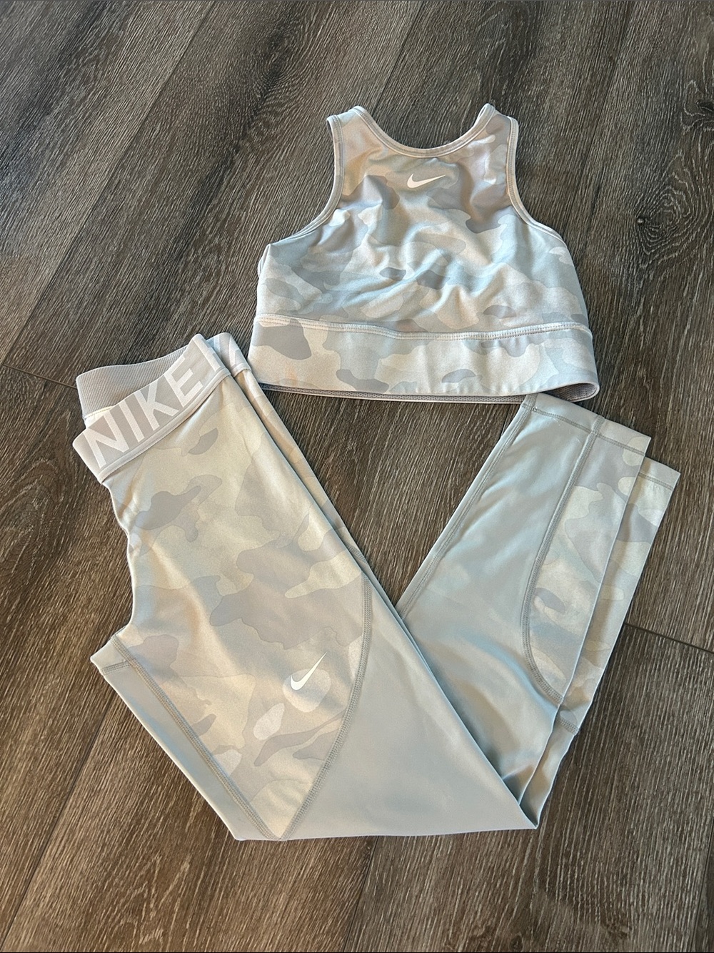 Nike Light Gray Camo Sports Bra & Leggings Set - White Logo
